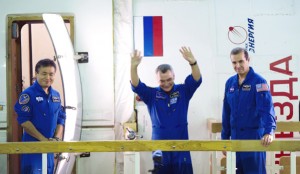 Cosmonautii, Koichi Wakata, comandantul rus de navă Mihail Tiurin si americanul Richard Mastracchio. Foto: RIA Novosti