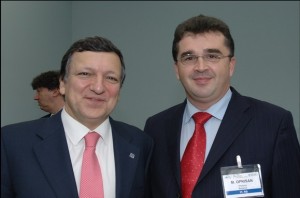 Jose Manuel Barroso și Marian Oprisan la Udine, Italia, în noiembrie 2007 Foto: cjvrancea.ro