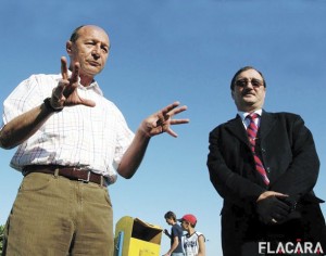 Mircea Băsescu în prezența fratelui său, președintele Traian Băsescu Foto: revistaflacara.ro